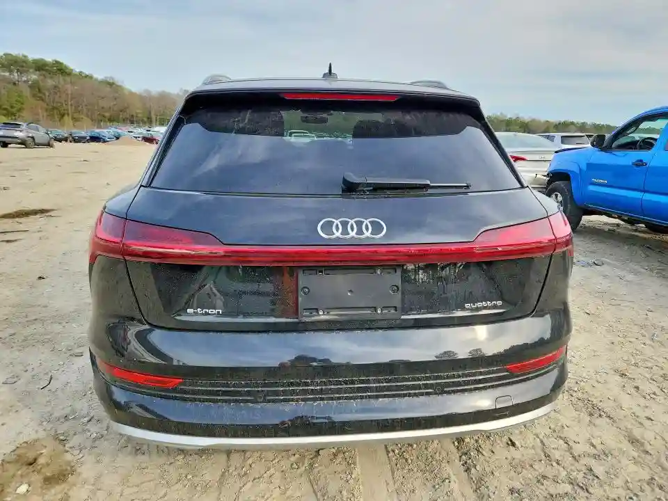 WA1AAAGE9MB011267 2021 AUDI E-TRON-5