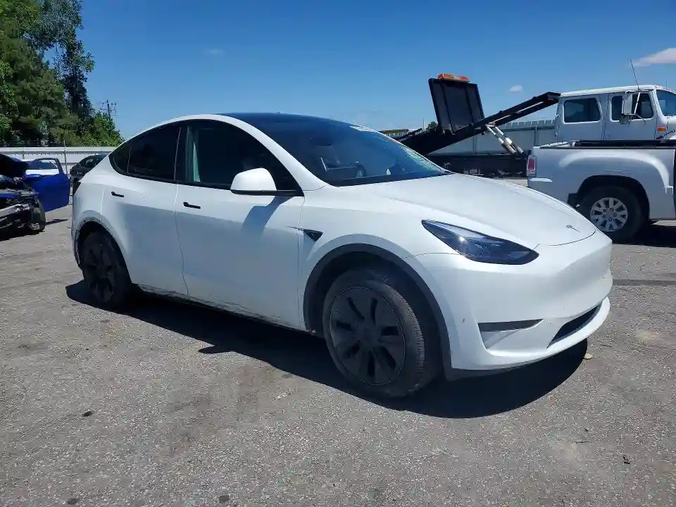 7SAYGDED0SA345132 2025 TESLA MODEL Y-3