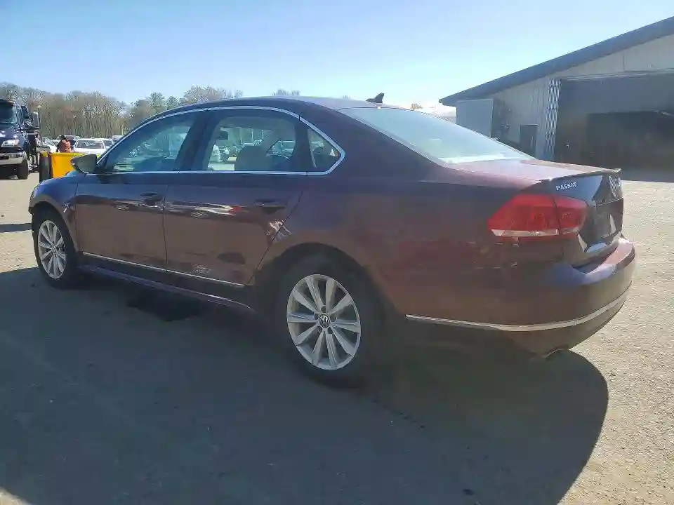 1VWCP7A32CC038727 2012 VOLKSWAGEN PASSAT-1