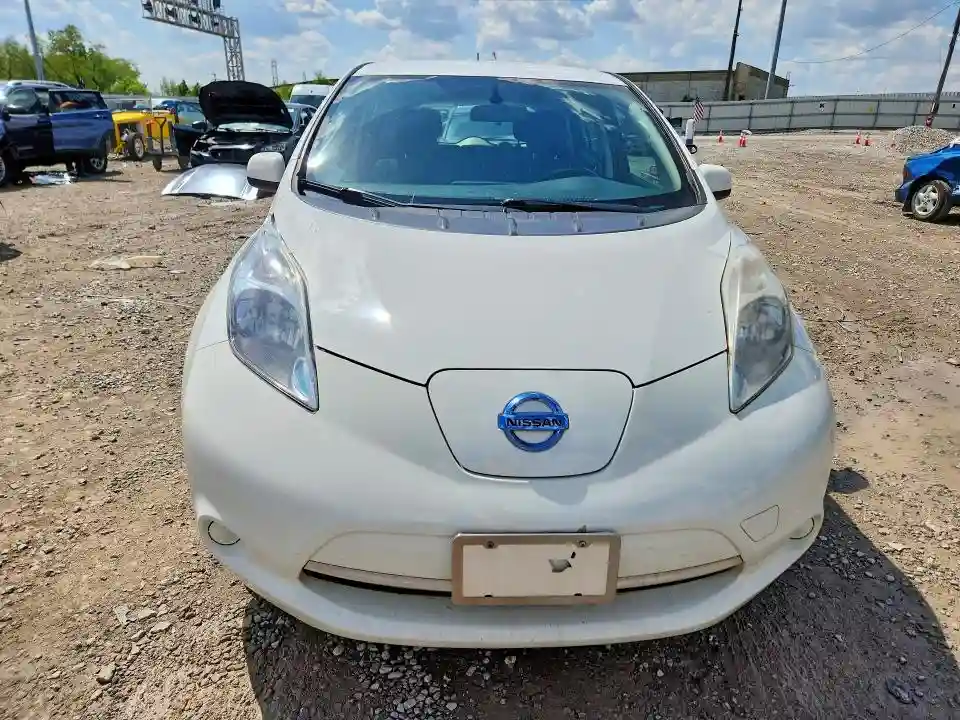 1N4AZ0CP5FC322214 2015 NISSAN LEAF-4