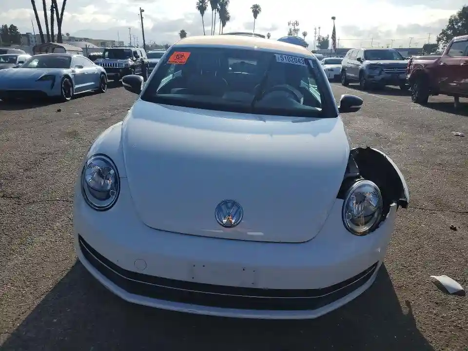 3VW7A7ATXDM814704 2013 VOLKSWAGEN BEETLE-4