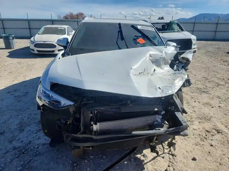 WA1DECF30L1123747 2020 AUDI Q3-4