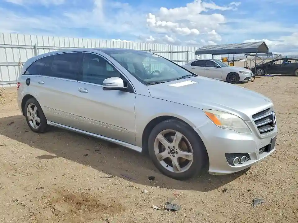 4JGCB6FE3BA118176 2011 MERCEDES-BENZ R-CLASS-3
