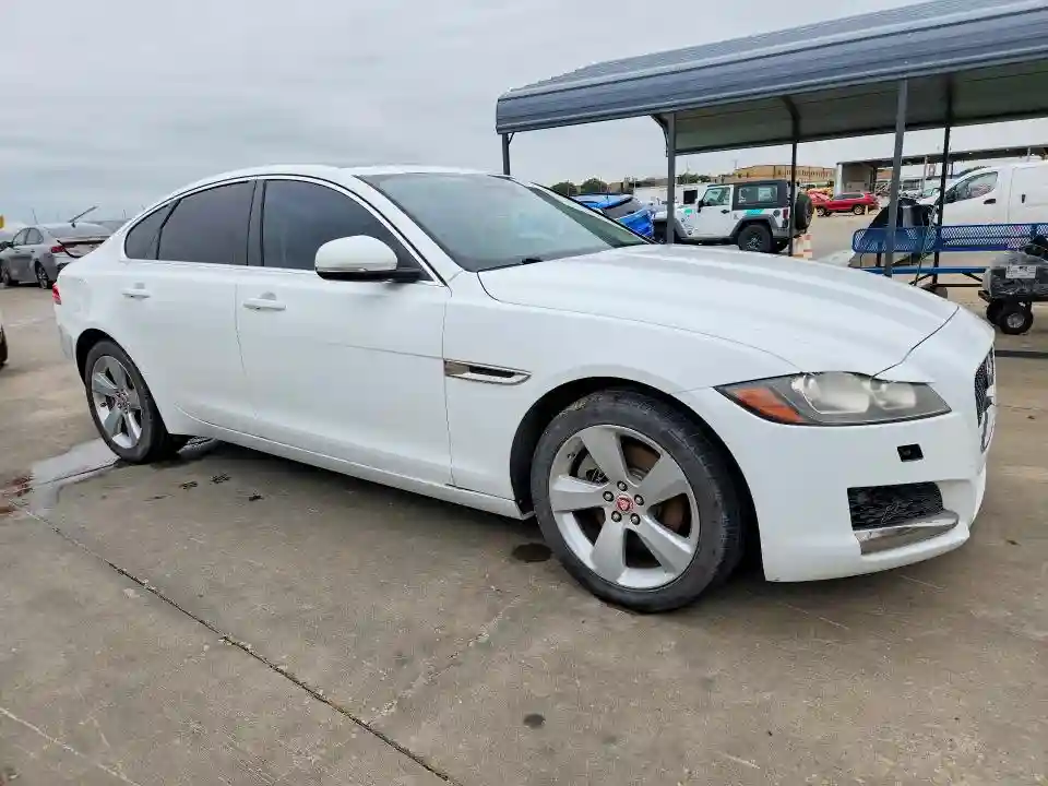 SAJBR4FX5JCY70175 2018 JAGUAR XF-3