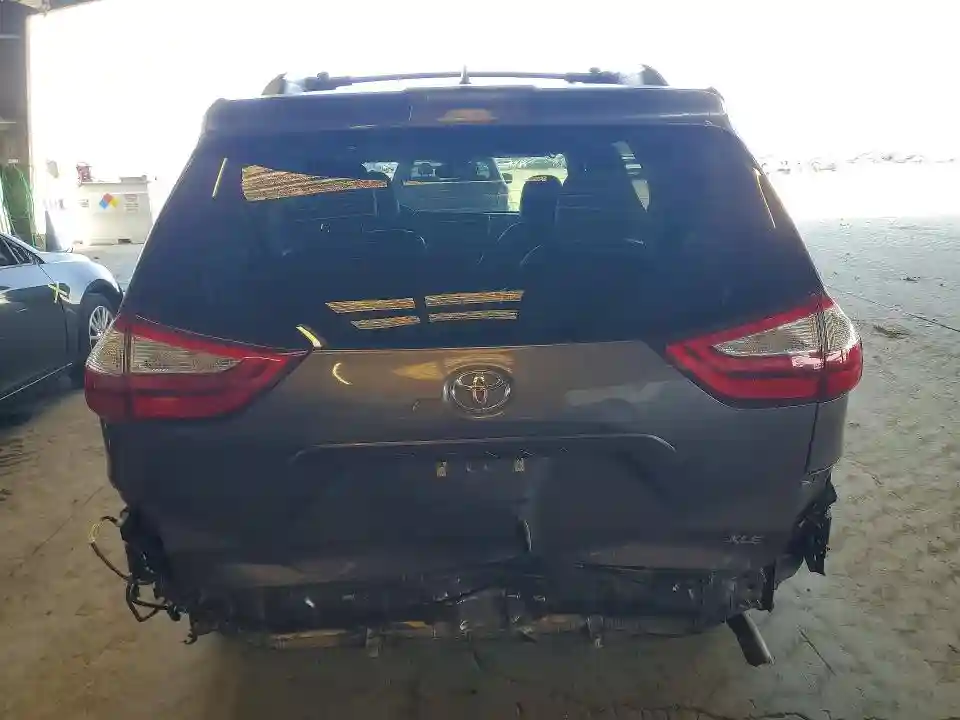 5TDYZ3DC6JS941028 2018 TOYOTA SIENNA-5
