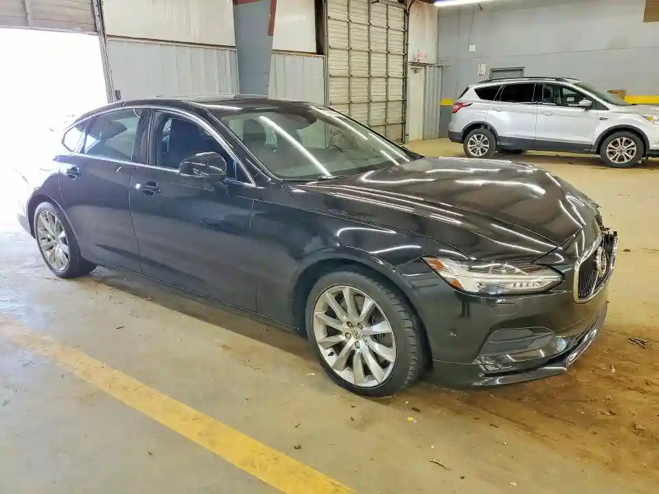 YV1A22MK2H1004508 2017 VOLVO S90-3
