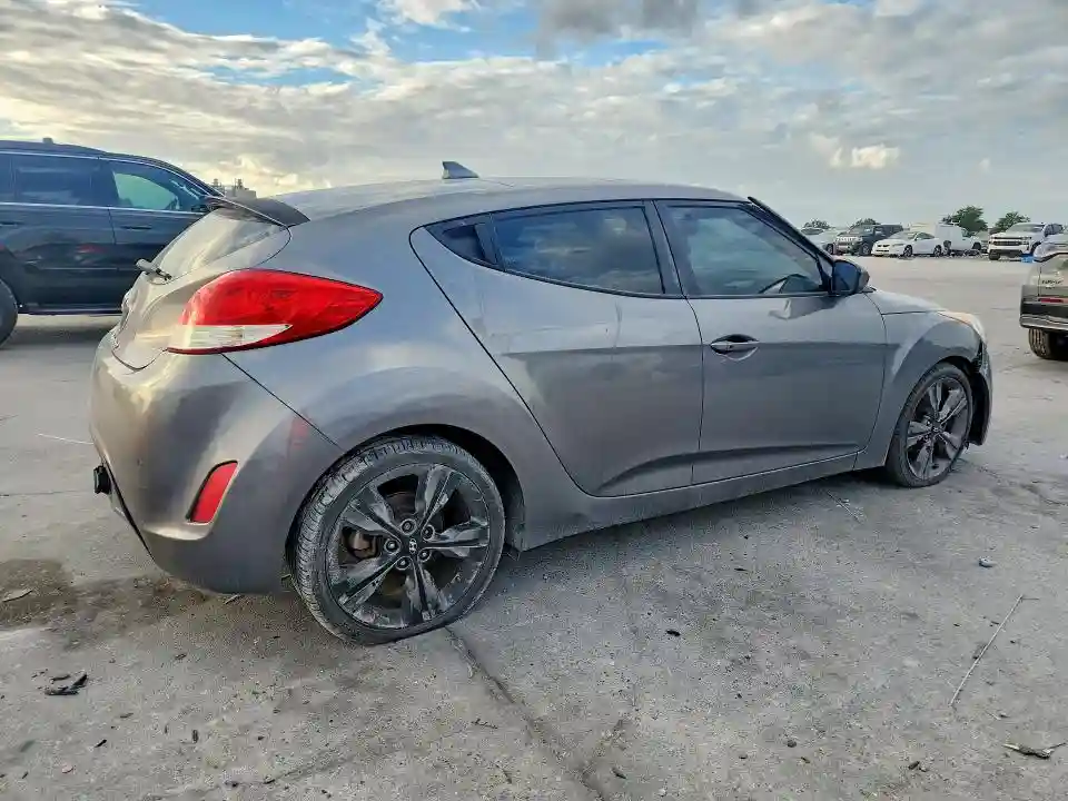 KMHTC6AD5GU252009 2016 HYUNDAI VELOSTER-2