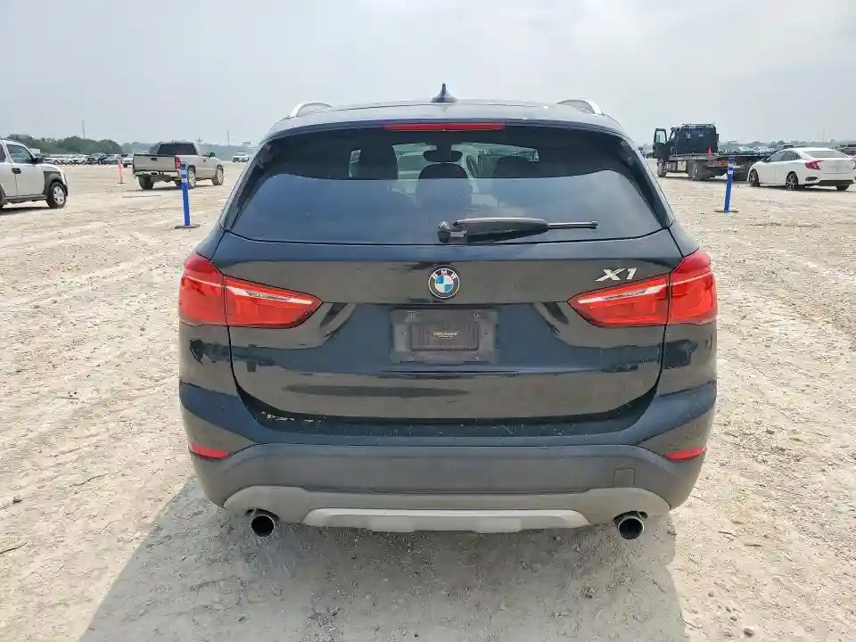 WBXHT3C35H5F75779 2017 BMW X1-5