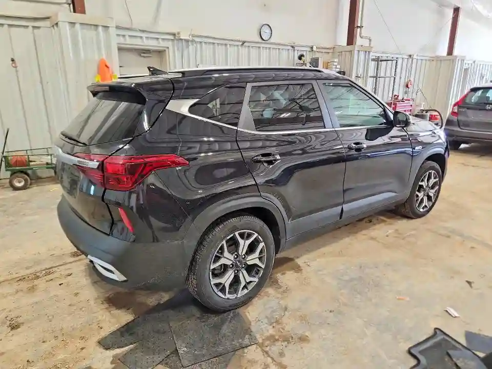 KNDERCAA1P7418153 2023 KIA SELTOS-2