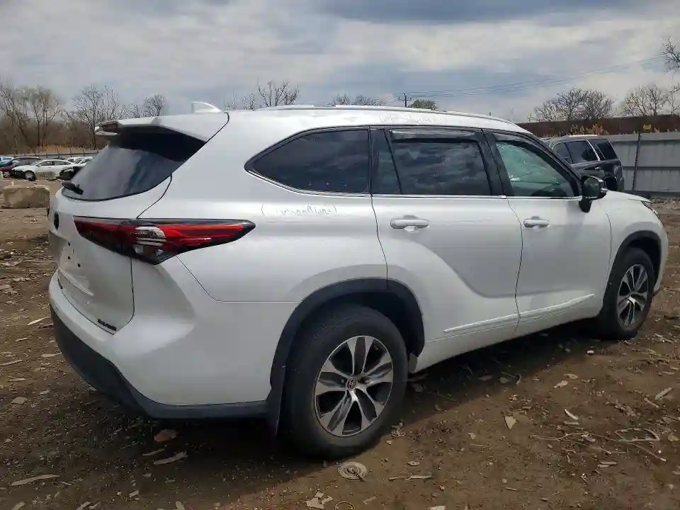 5TDGZRBH6NS239634 2022 TOYOTA HIGHLANDER-2