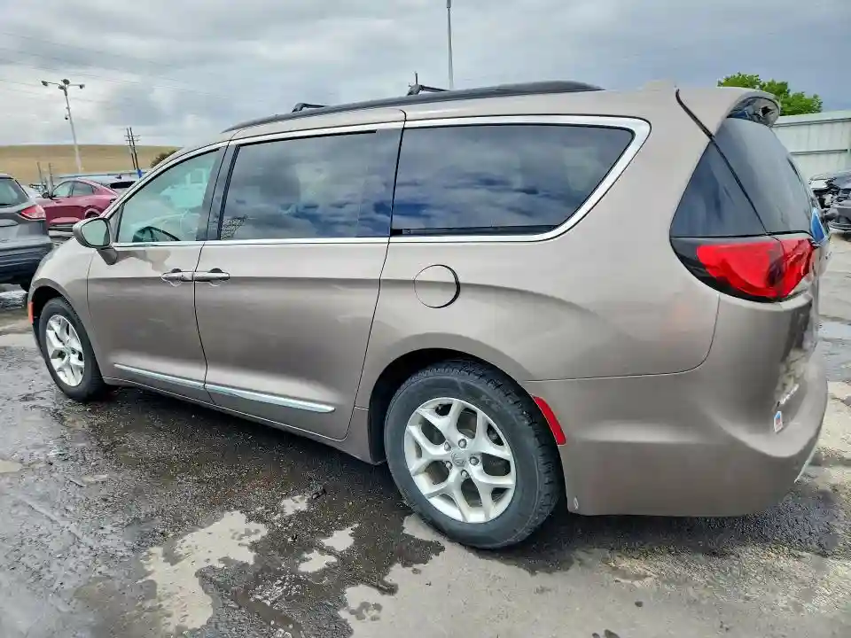 2C4RC1BG5HR809557 2017 CHRYSLER PACIFICA-1