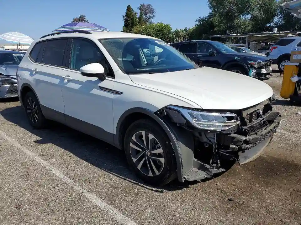 3VVRB7AX6PM063327 2023 VOLKSWAGEN TIGUAN-3