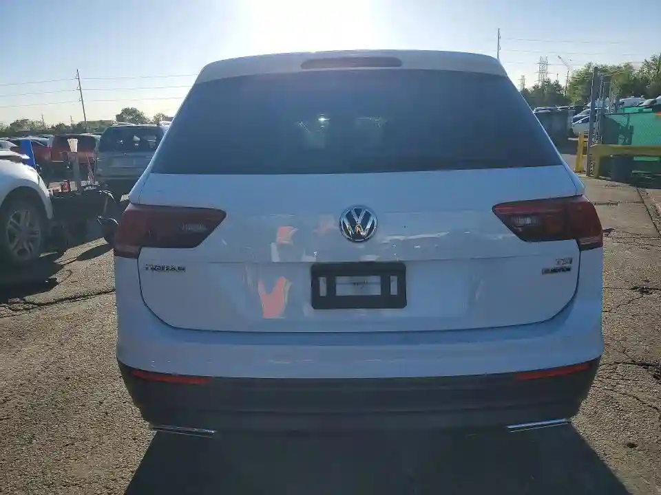 3VV0B7AX5JM028455 2018 VOLKSWAGEN TIGUAN-5