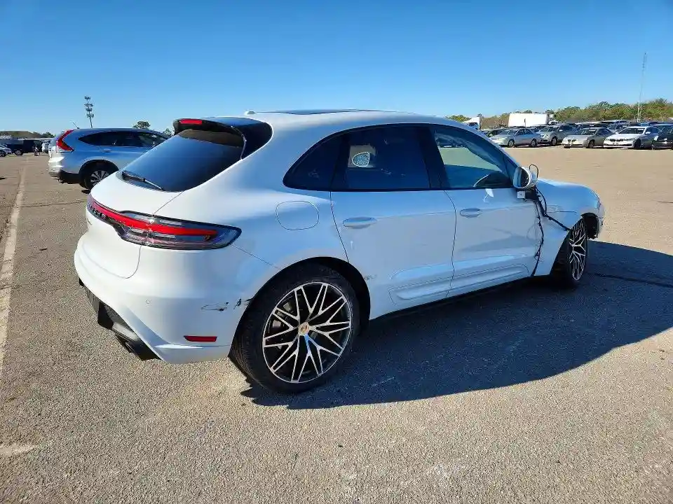 WP1AA2A5XSLB07077 2025 PORSCHE MACAN-2