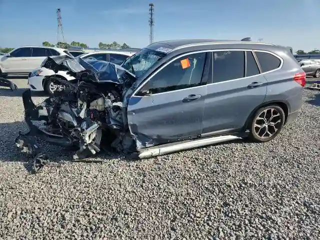 WBXJG7C02M5T37799 2021 BMW X1-0
