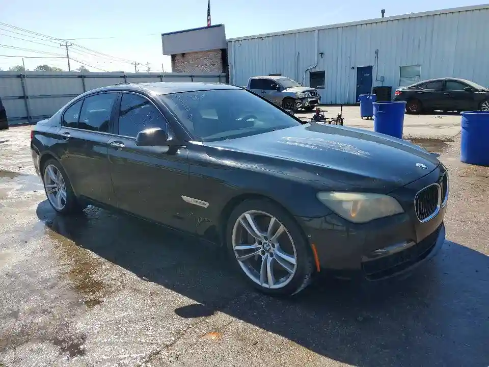 WBAKA8C51BCY37270 2011 BMW 7 SERIES-3