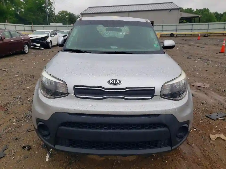 KNDJN2A21J7595547 2018 KIA SOUL-4