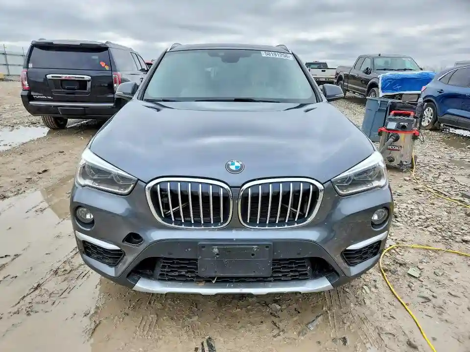 WBXHT3C34H5F76017 2017 BMW X1-4