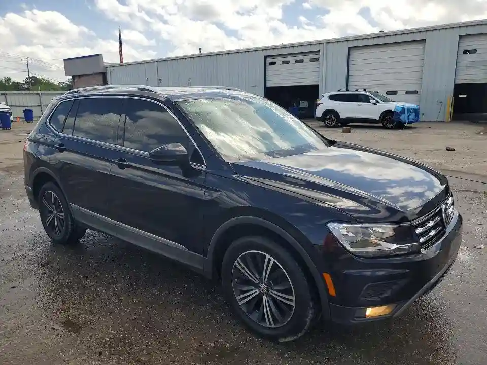 3VV3B7AX6JM103242 2018 VOLKSWAGEN TIGUAN-3