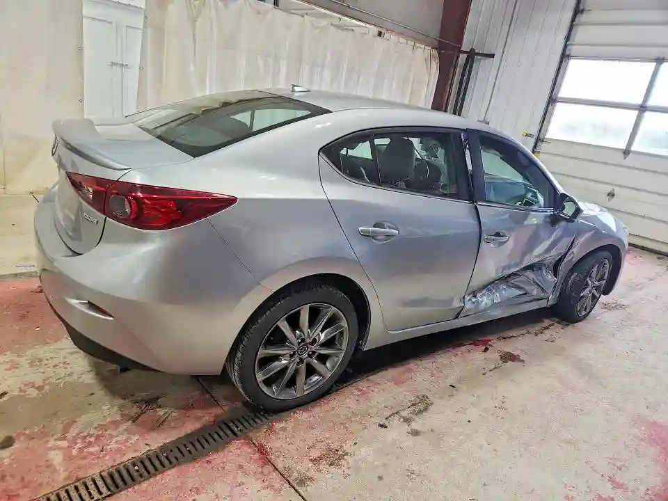 3MZBN1V35JM211970 2018 MAZDA 3-2
