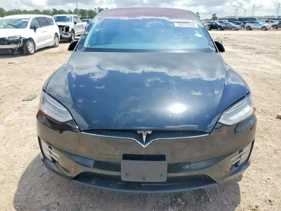 5YJXCBE29JF136366 2018 TESLA MODEL X-4