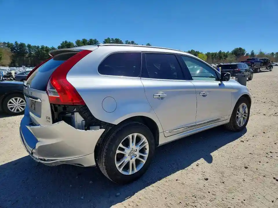 YV4612RK7G2844586 2016 VOLVO XC60-2