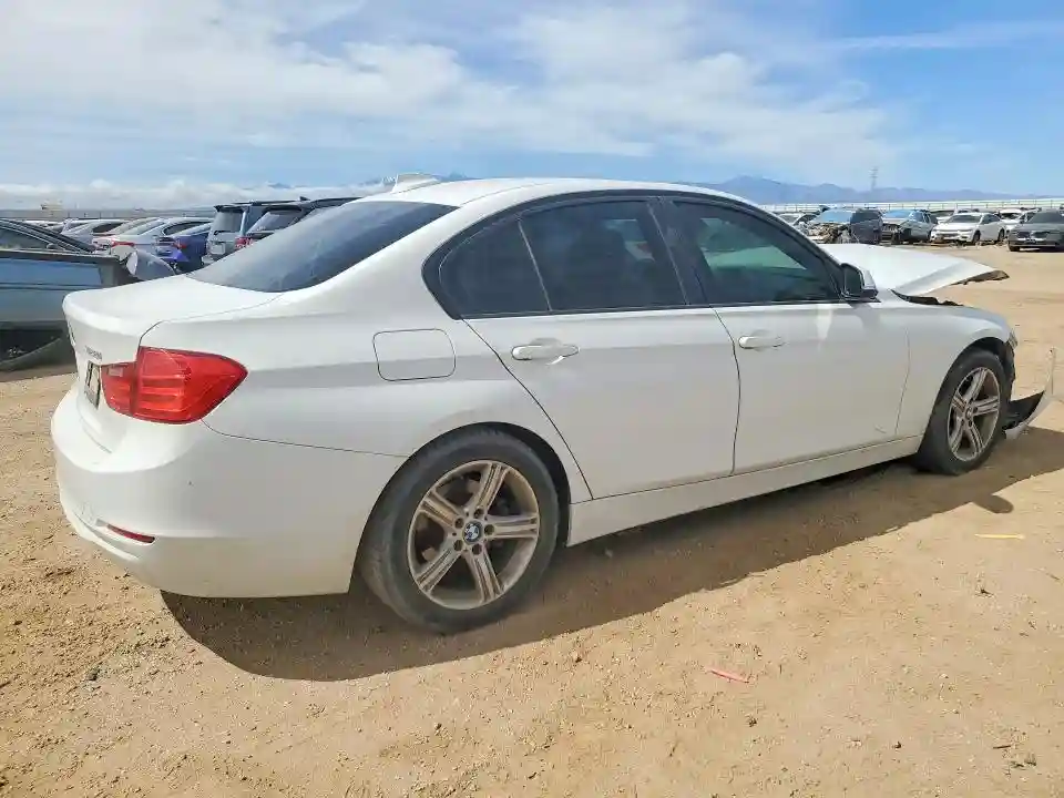 WBA3C1C59EK106943 2014 BMW 3 SERIES-2