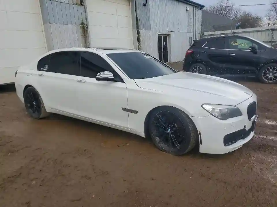 WBAYE8C59ED135551 2014 BMW 7 SERIES-3