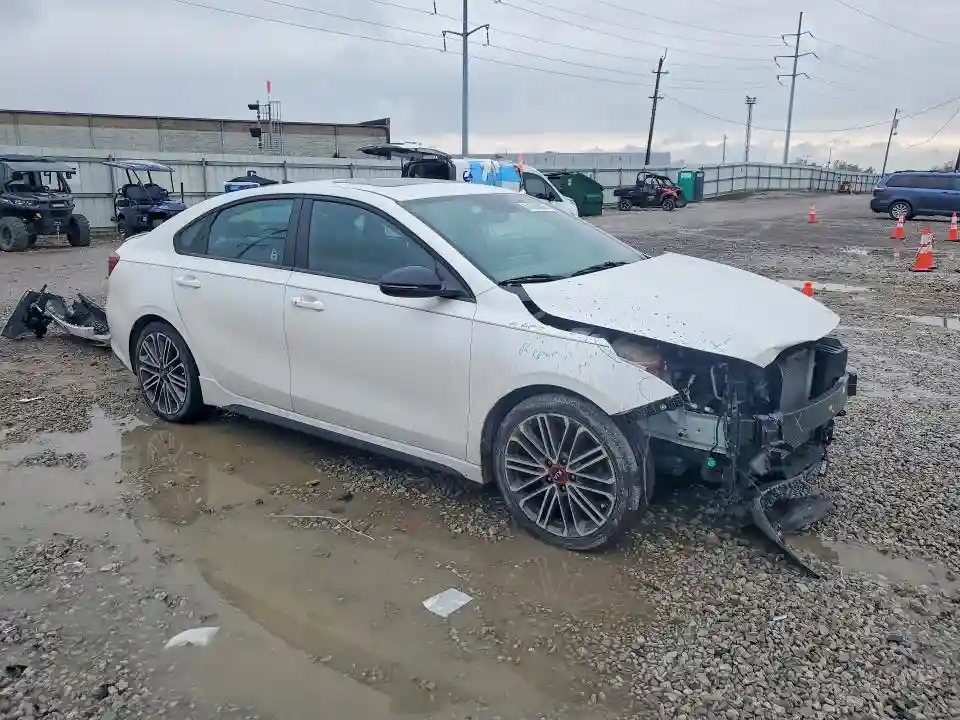 3KPF44AC1ME358557 2021 KIA FORTE-3
