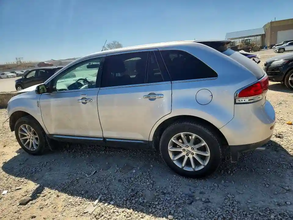 2LMDJ8JK4DBL23341 2013 LINCOLN TOWNHOUSE MKX-1