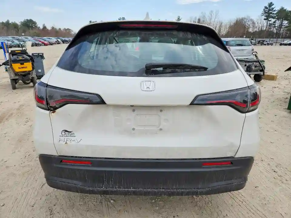 3CZRZ2H38SM761733 2025 HONDA HR-V-5