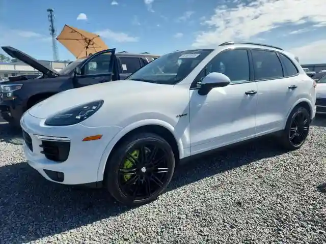 WP1AE2A20HLA75758 2017 PORSCHE CAYENNE-0