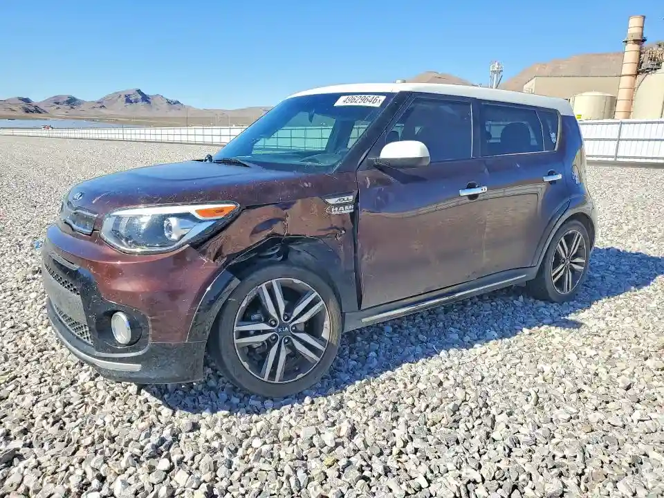 KNDJP3A53H7464012 2017 KIA SOUL-0