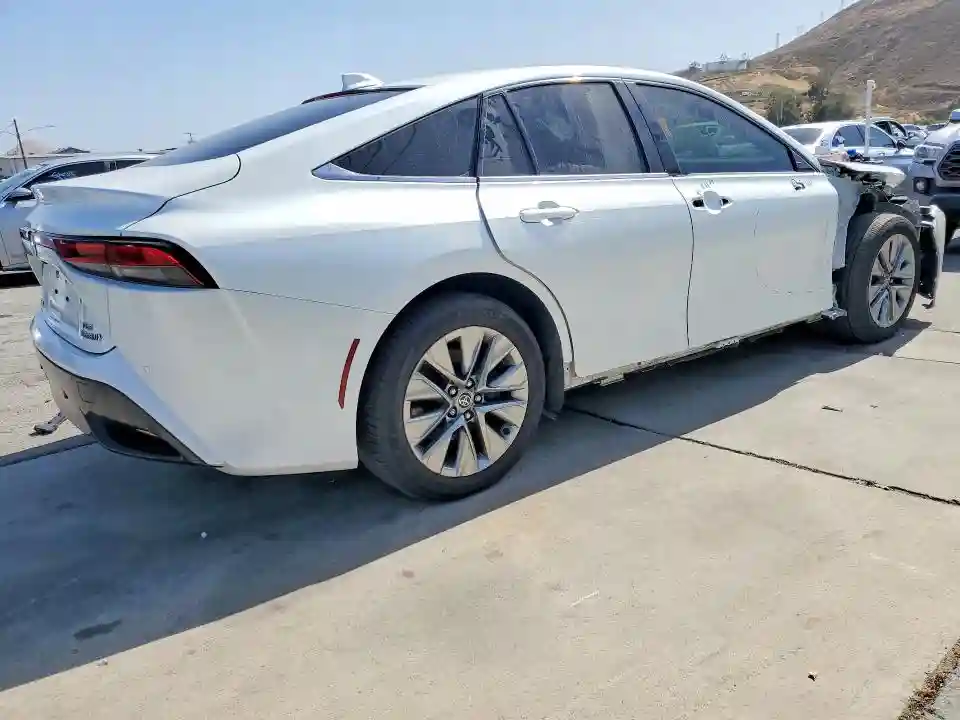 JTDAAAAA4NA005895 2022 TOYOTA MIRAI-2