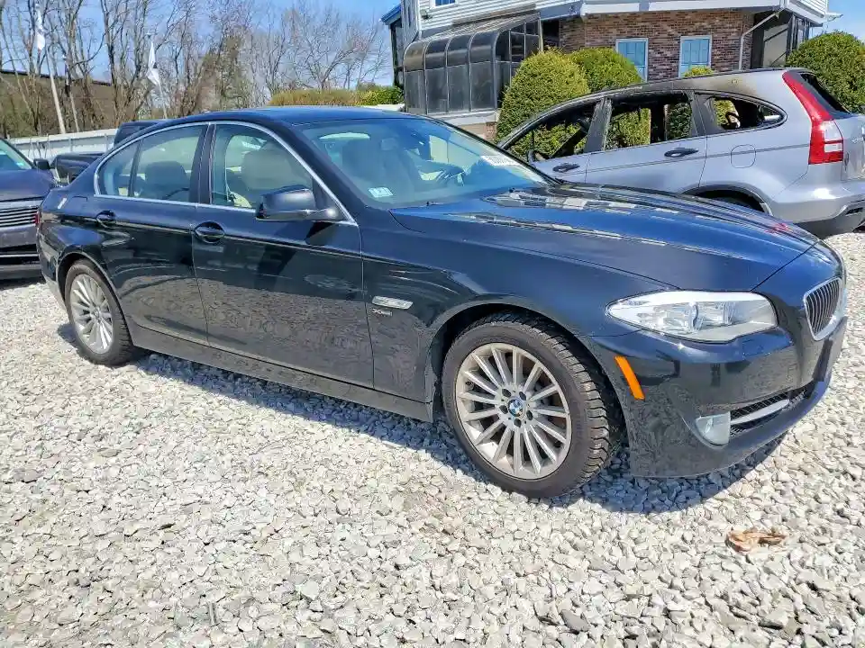 WBAFU7C5XBC782126 2011 BMW 5 SERIES-3