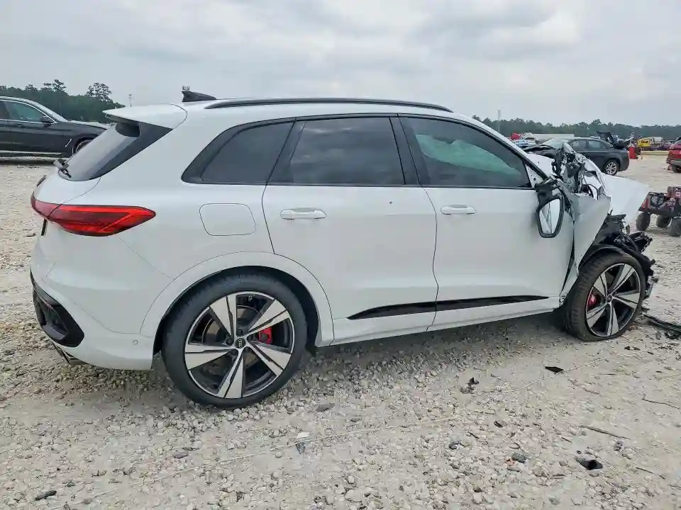 WA125AGU2S2124717 2025 AUDI SQ5-2