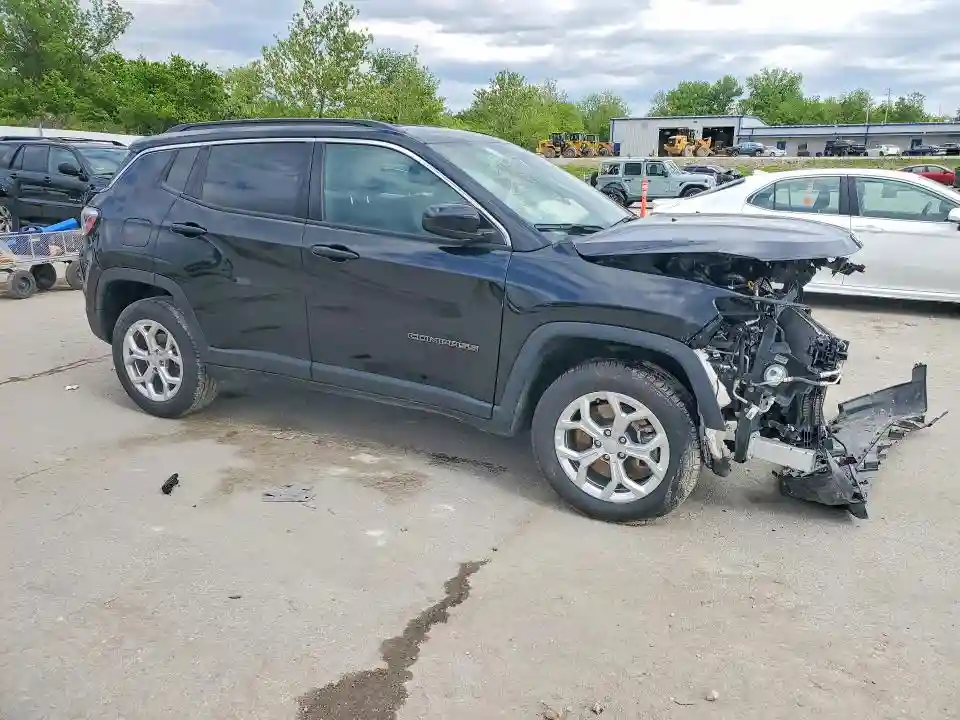 3C4NJDBN3RT133077 2024 JEEP COMPASS-3