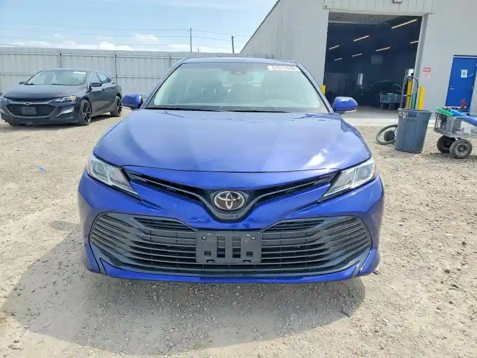 4T1B11HK5JU606143 2018 TOYOTA CAMRY-4