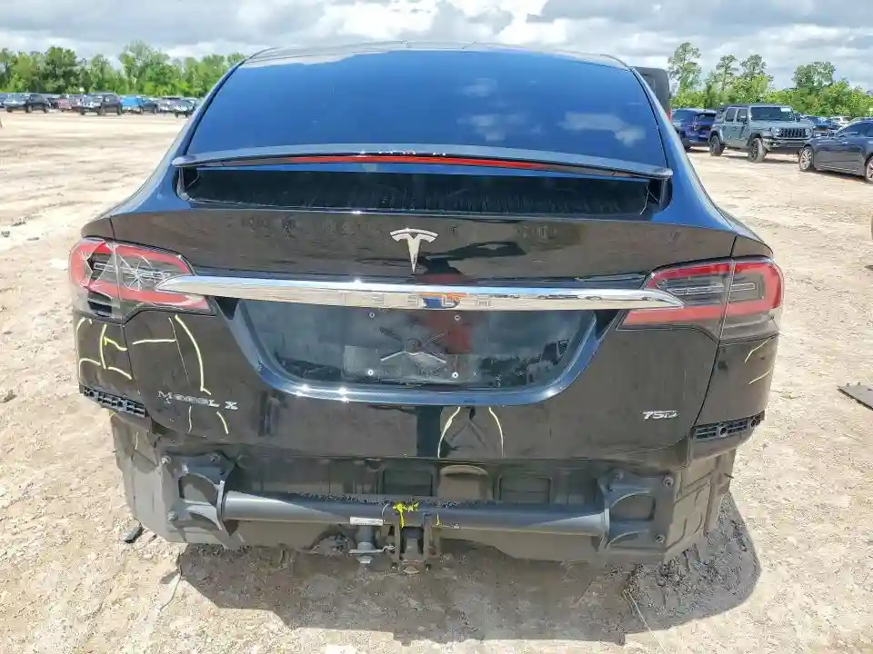 5YJXCBE29JF136366 2018 TESLA MODEL X-5