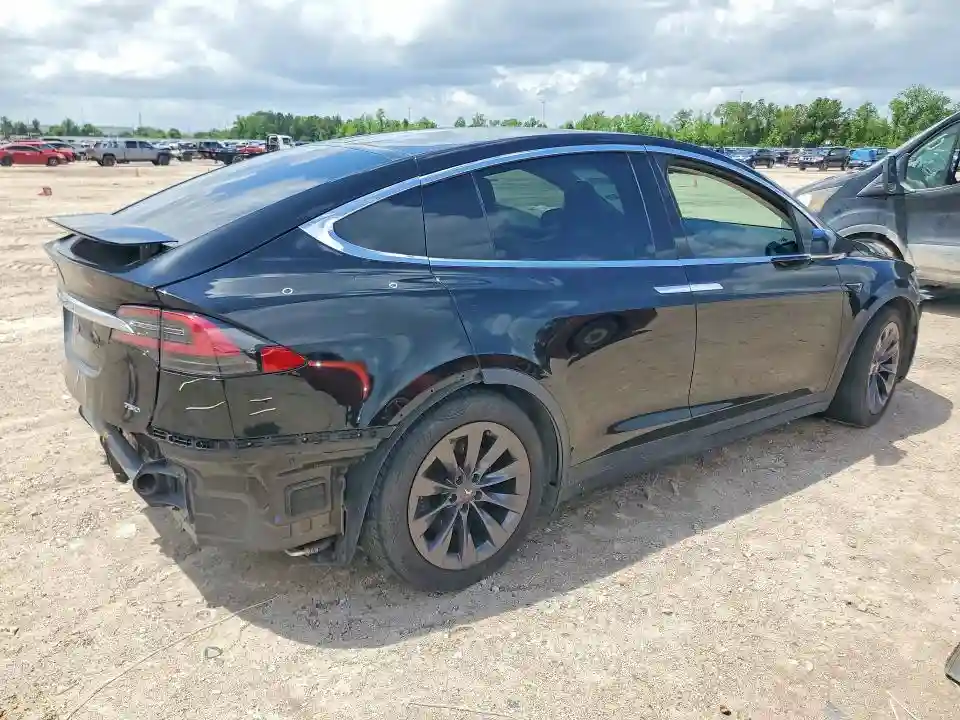 5YJXCBE29JF136366 2018 TESLA MODEL X-2
