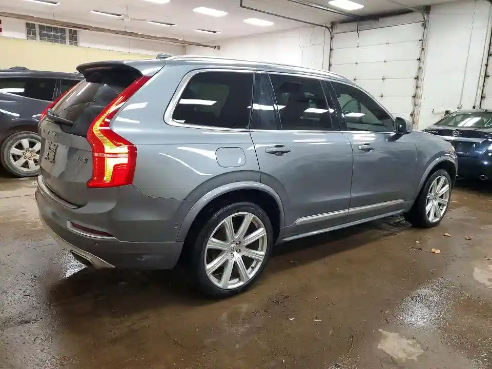 YV4A22PL9K1441369 2019 VOLVO XC90-2