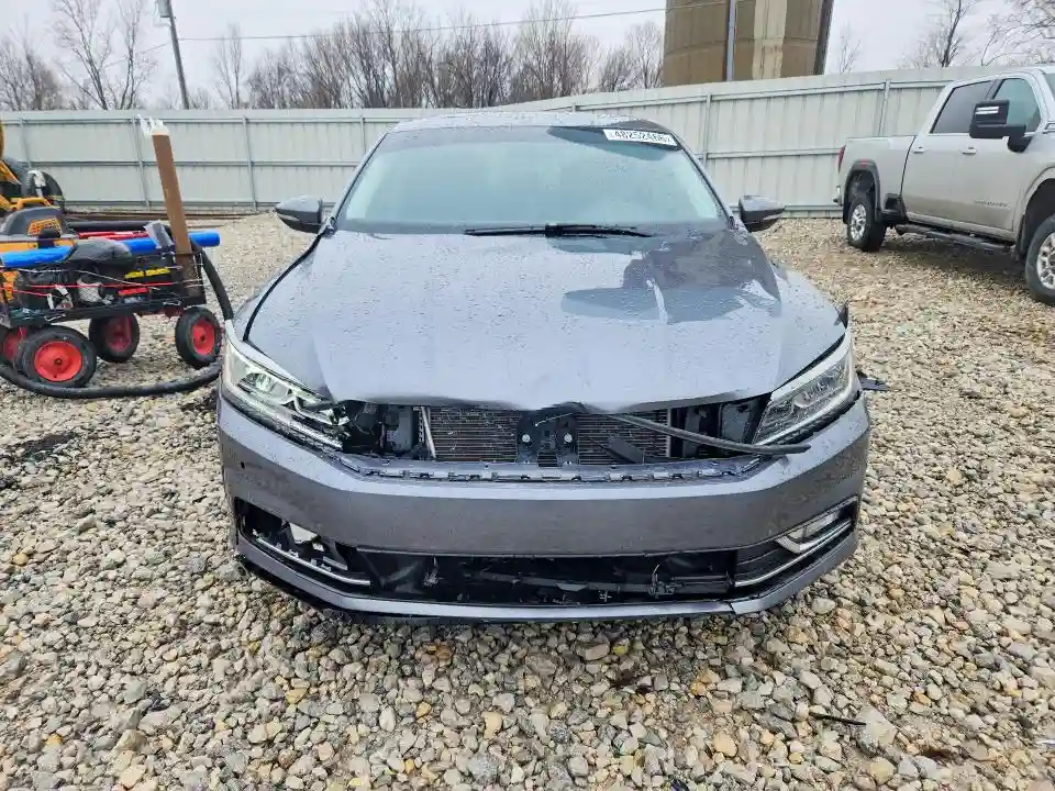 1VWGT7A30HC030730 2017 VOLKSWAGEN PASSAT-4
