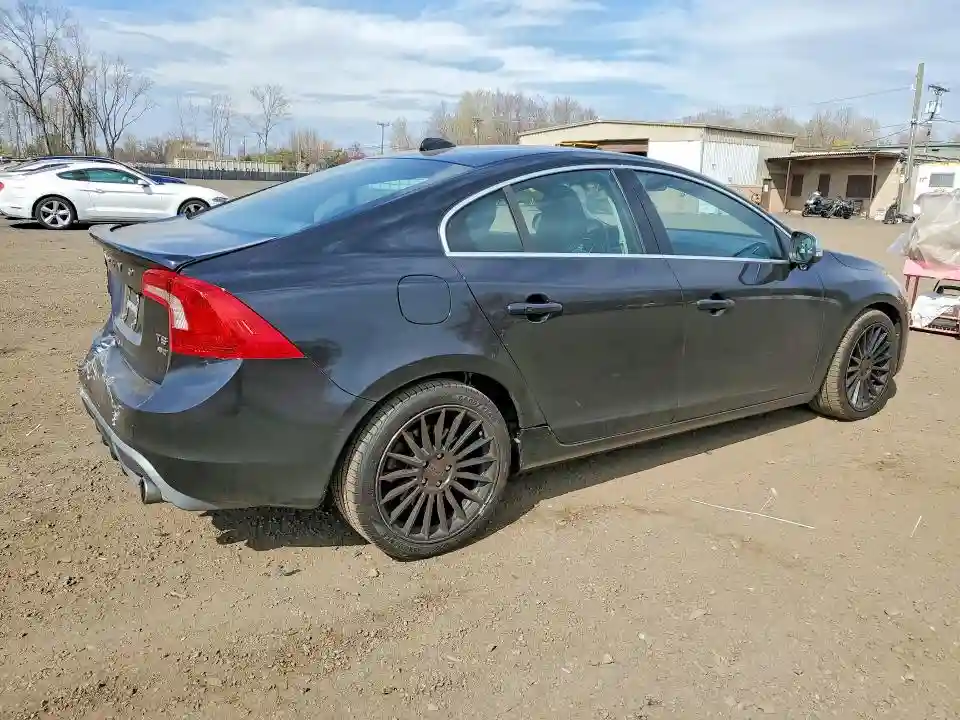 YV1902FH4C2083404 2012 VOLVO S60-2