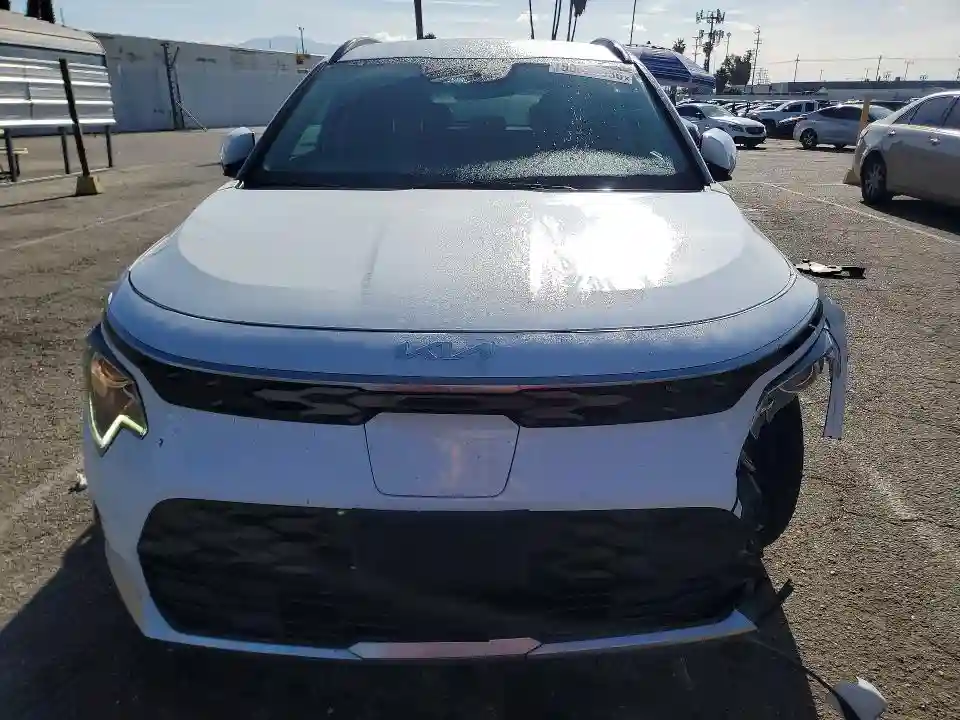 KNDCR3L1XR5096082 2024 KIA NIRO-4
