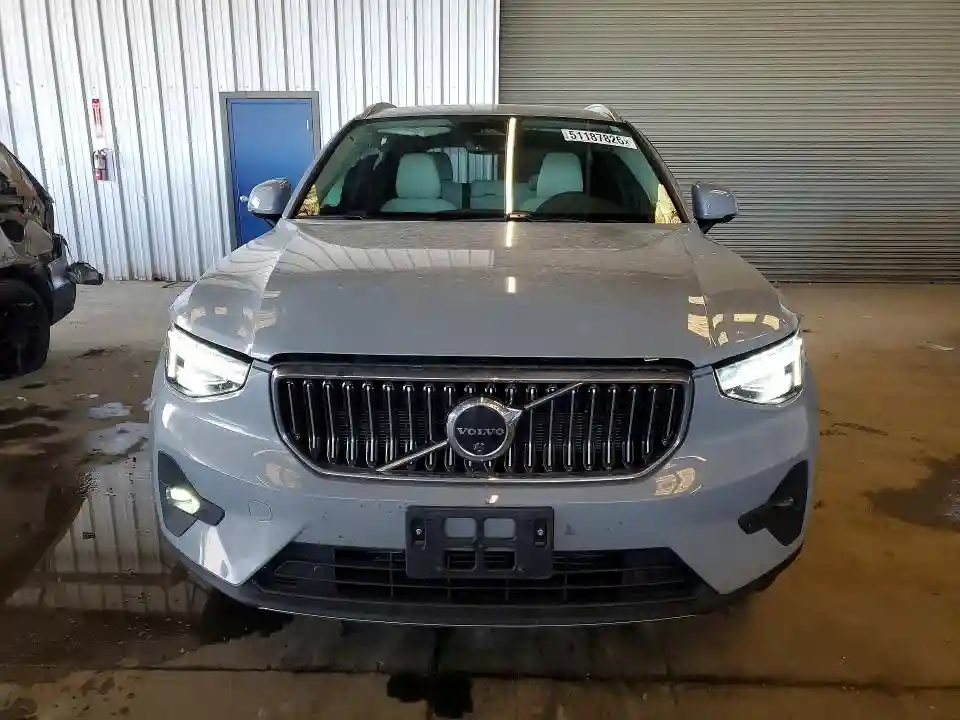 YV4L12UE6S2531168 2025 VOLVO XC40-4