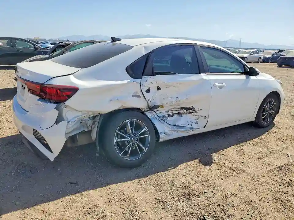 3KPF24AD6PE566758 2023 KIA FORTE LXS-2