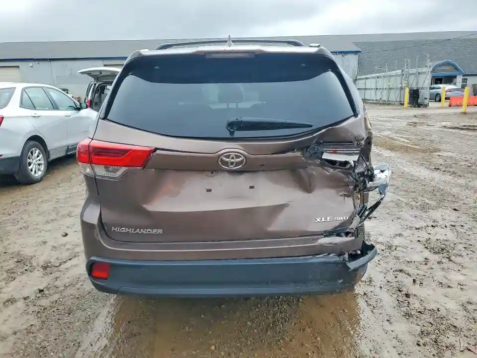 5TDJZRFH8KS700117 2019 TOYOTA /S/LE/XLE-5