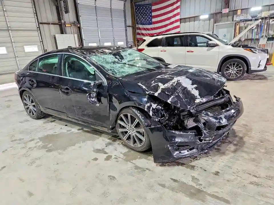 LYV402TK7JB172430 2018 VOLVO S60-3