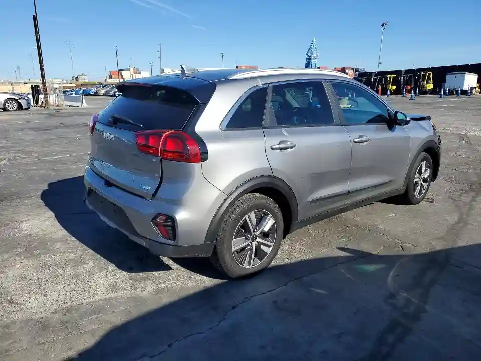 KNDCM3LD4N5546070 2022 KIA NIRO-2