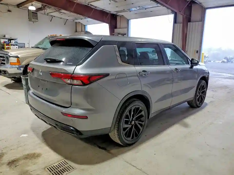 JA4J4UA81NZ068728 2022 MITSUBISHI OUTLANDER-2